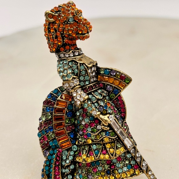 Heidi Daus Fabulous Crystal Cat Brooch Pin Sparke Cat in Dress with Hat and Cane - Picture 6 of 7